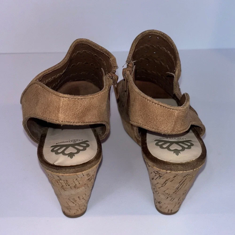Fergalicious Kortey Wedge Sandal Brown Faux Suede‎ Peep Toe Zip Up Women's US 11